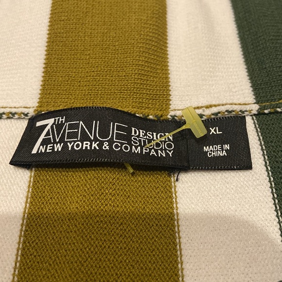 7TH AVENUE NEW YORK & COMPANY Size XL Rayon & Nylon Blend Skirt - Picture 3 of 10